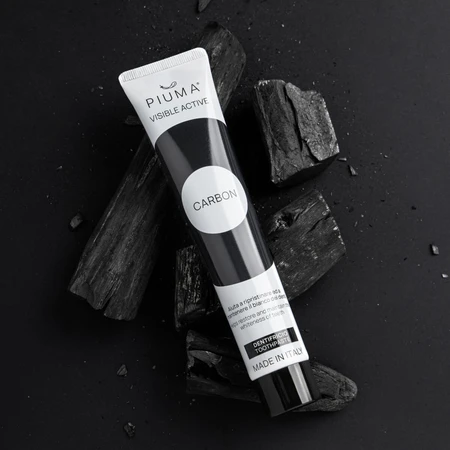 Prírodná zubná pasta s aktívnym uhlím pre prirodzene biele zuby