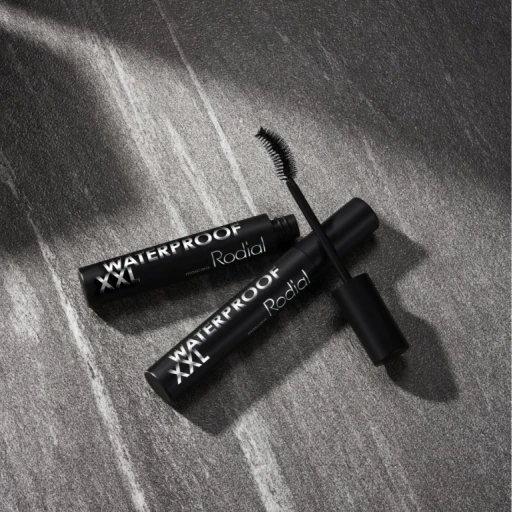 2947-3_rodial-waterproof-xxl-mascara-aurio-04