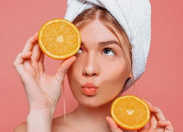 Vitamín C v starostlivosti o pleť - len kozmetický trend alebo stávka na istotu?